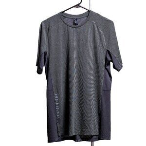 Men's LuLu Lemon Medium Workout Shirt